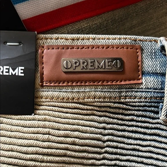 Gray Skinny Jeans with Red Accents - Picture 9 of 9